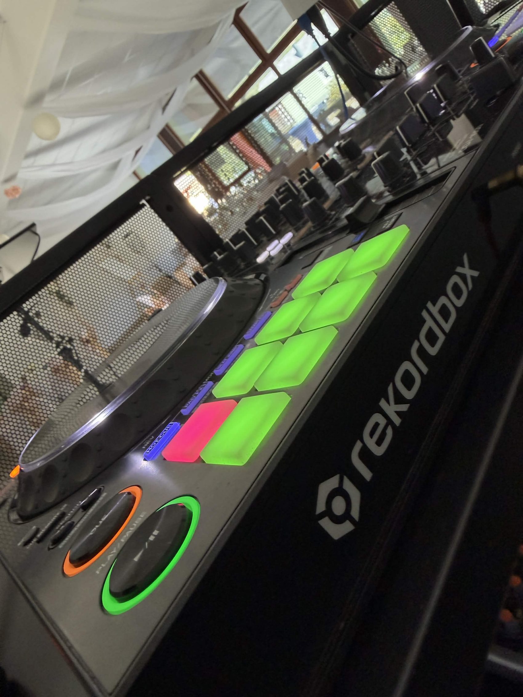 Aux platines